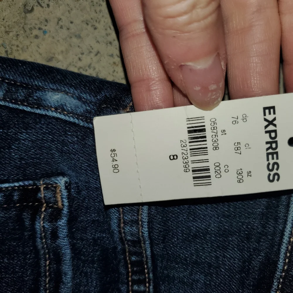 Express - Picture 4 of 4